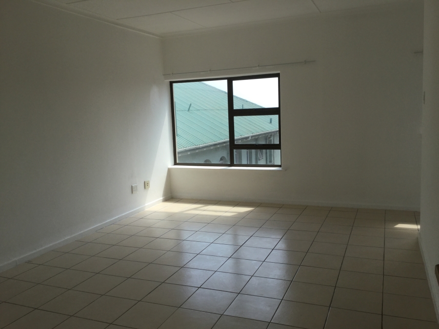 To Let 2 Bedroom Property for Rent in Summerstrand Eastern Cape